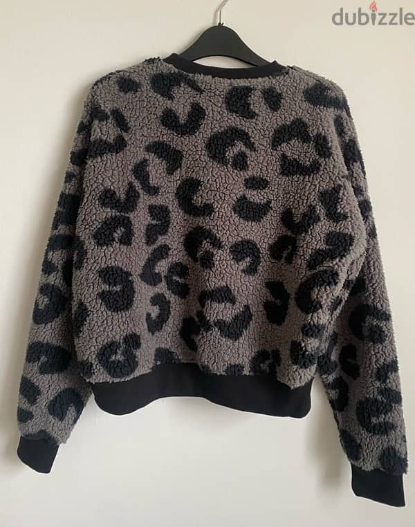 DKNY sweater 2