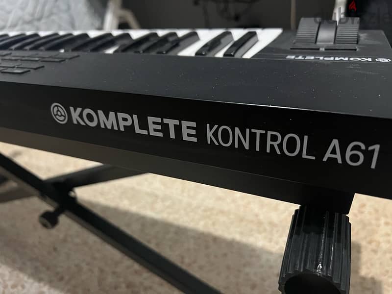 Native Instruments Komplete Kontrol A61 MIDI Keyboard Piano 2