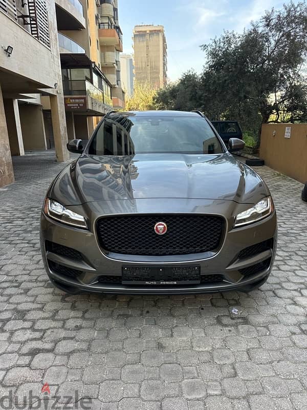 Jaguar F-pace 35t V6 2017 gray on black (clean carfax) 0