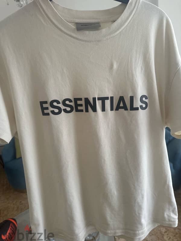 essentials fear of god T shirt size medium  (original) 2