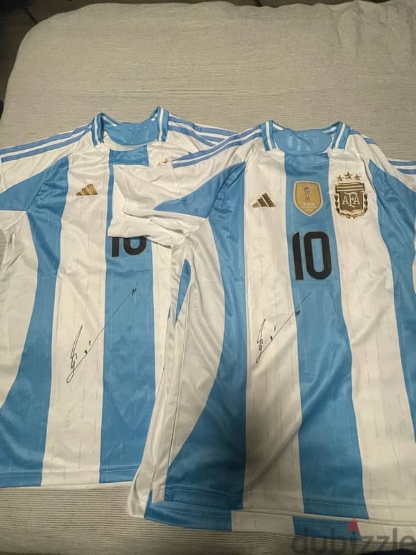 Messi signed shirts 1