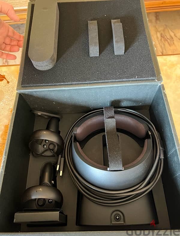 Oculus RIFT S VR Headset (Excellent Conditions) 1