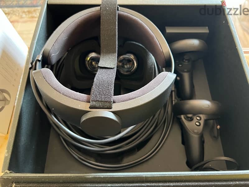 Oculus RIFT S VR Headset (Excellent Conditions) 2