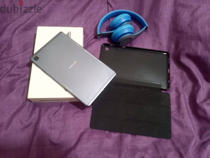 Samsung A7 lite sm-T220 + Bluetooth headphones 1