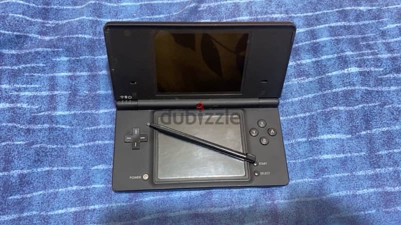 Nintendo DSI in Great Condition with Game & Accessories! 2