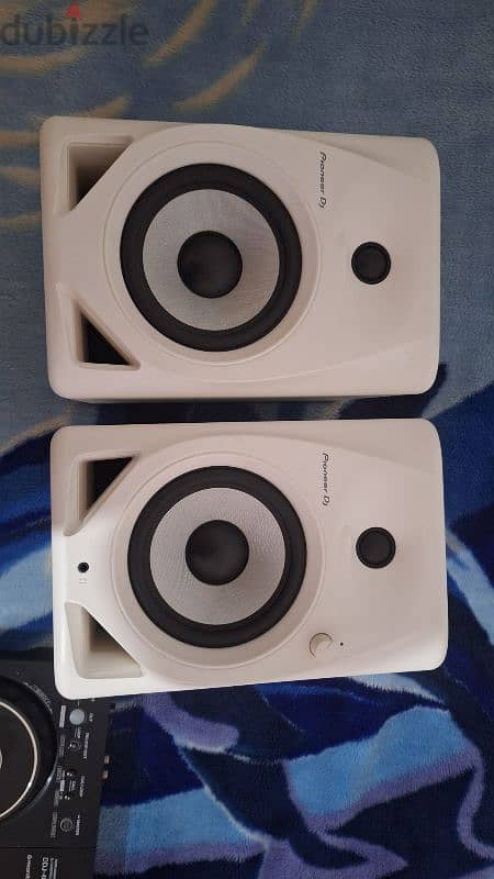 Pioneer ddj 400 + pioneer dm50 monitors 2