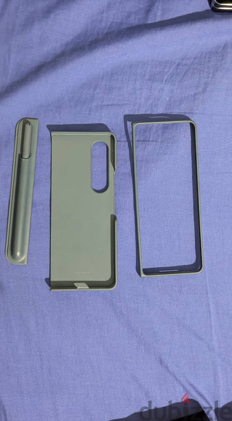 Samsung Galaxy Z fold 4 perfect condition with s pen and box 5