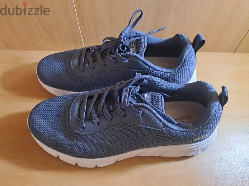 Skechers shoes, size 44 (10.5) 3