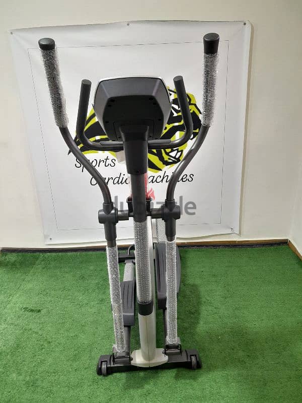 heavy duty nordictrack elliptical used like new 4