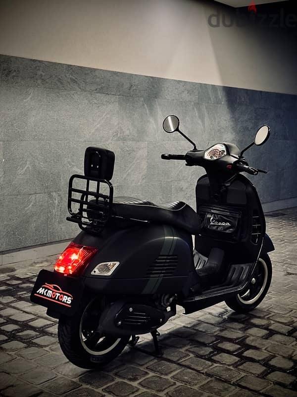 VESPA GTS 300 i. e. super 5