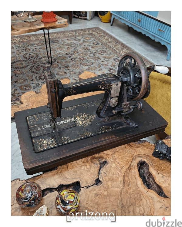 Vintage sewing machine مكنة خياطه انتيك 1