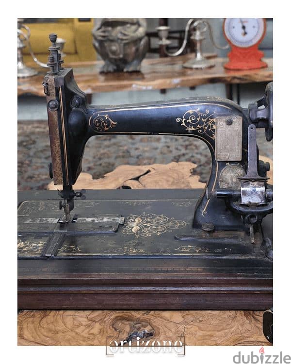 Vintage sewing machine مكنة خياطه انتيك 3