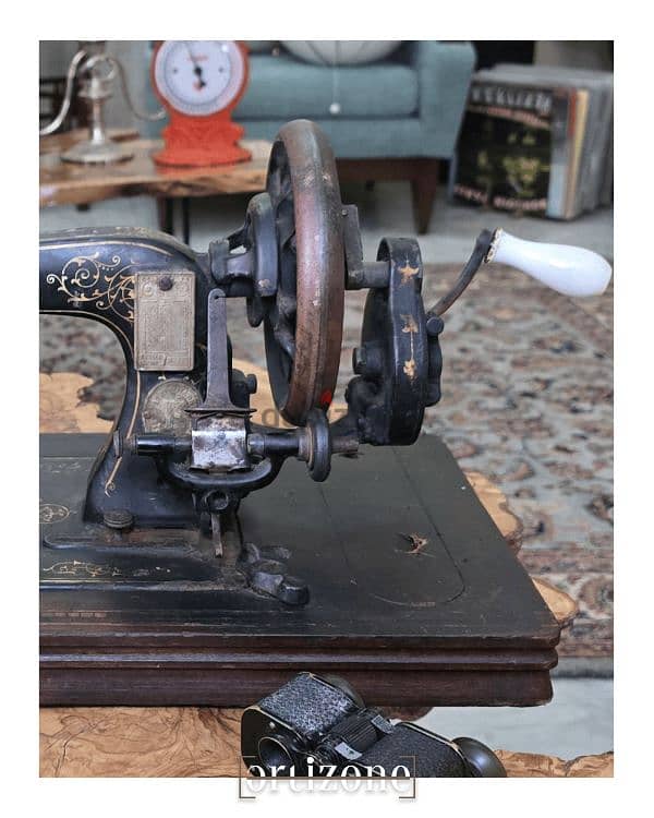 Vintage sewing machine مكنة خياطه انتيك 4