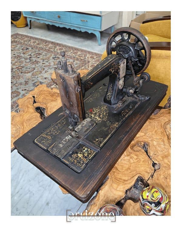 Vintage sewing machine مكنة خياطه انتيك 5