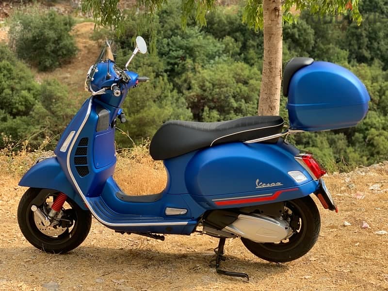 Vespa GTS 300 super 1