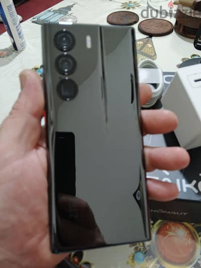 ZTE Axon 40 Ultra Space Edition