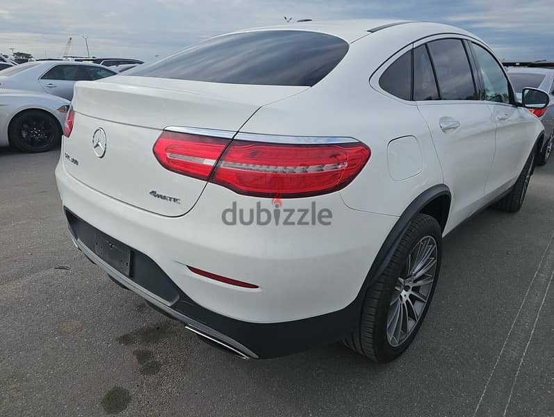 GLC-COUPE  300 4matic  Clean carfax 0