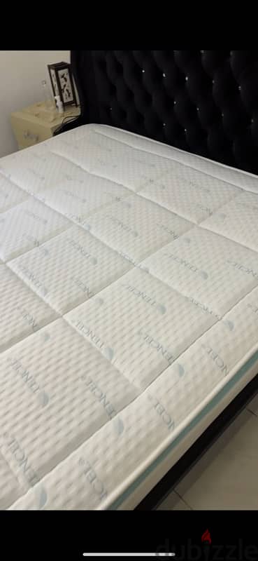 mattress like new 2