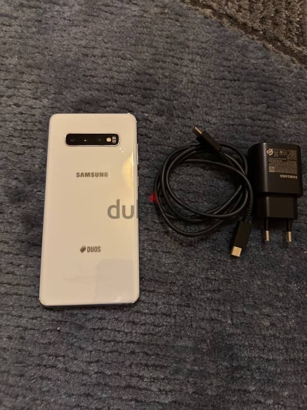 samsung s10 8gb ram. 512gb fi point bil screen never repaired 1