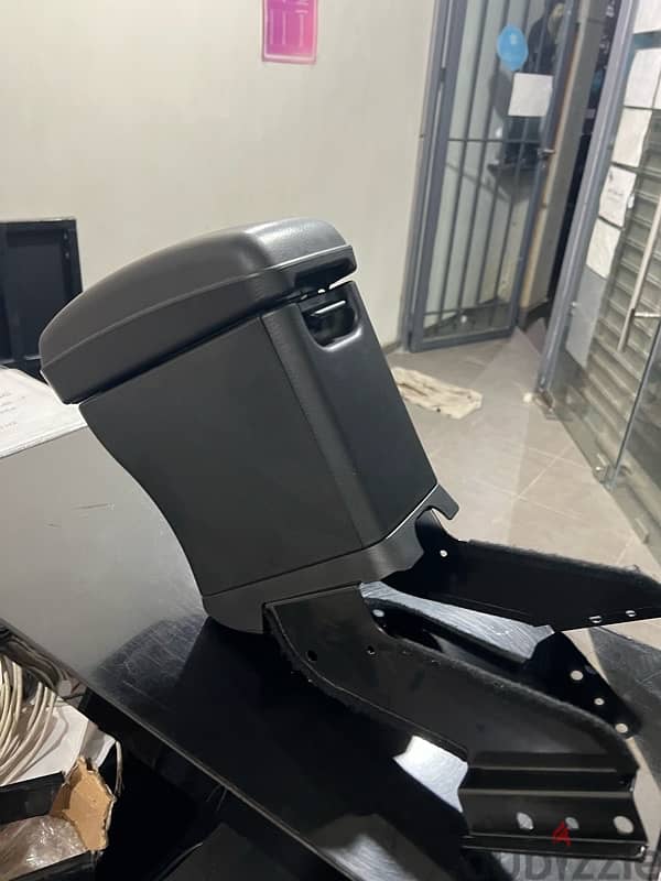 Arm rest for suzuki swift 1