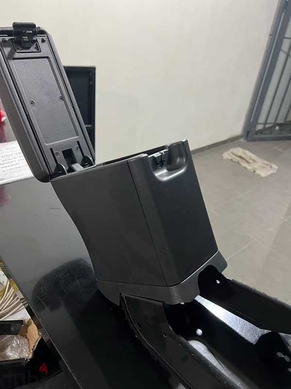 Arm rest for suzuki swift 2