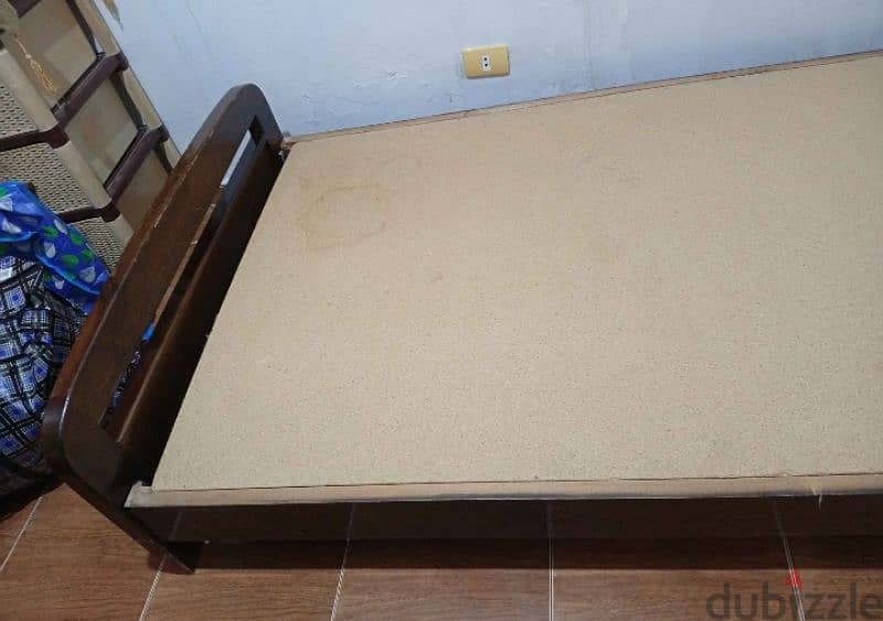 bed in good condition 2