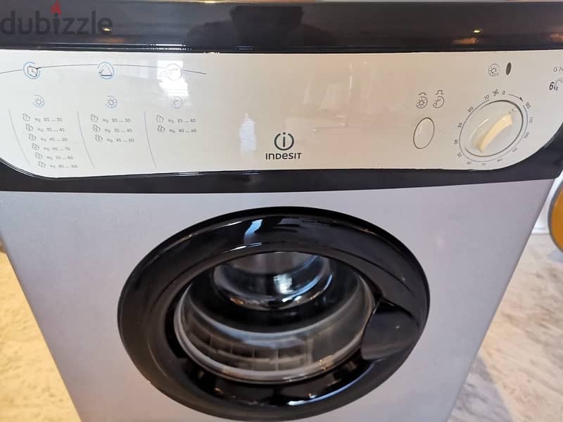 نشافة INDESIT 2