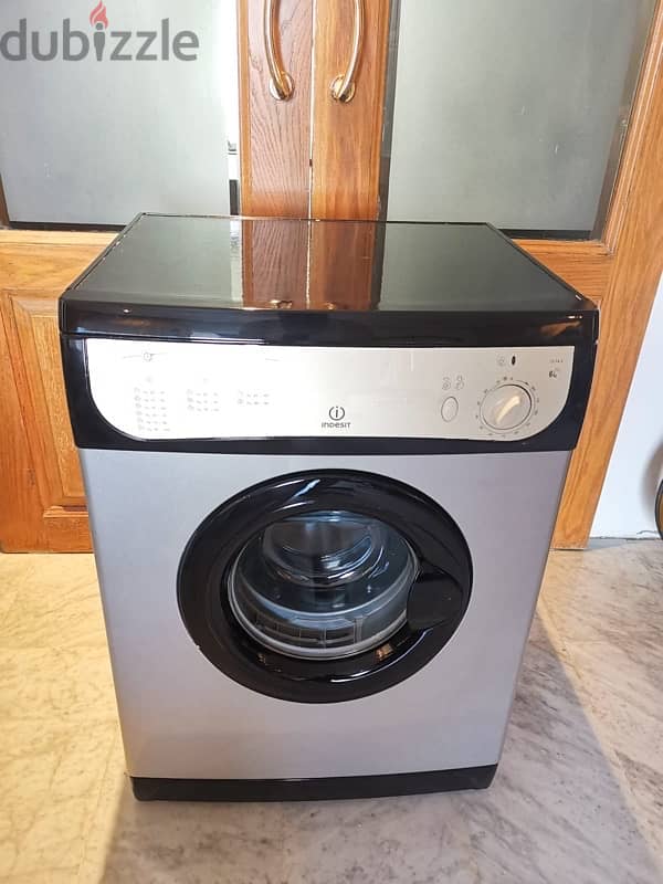 نشافة INDESIT 1