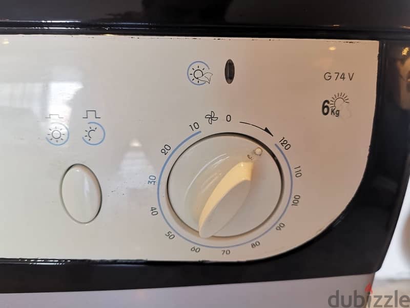 نشافة INDESIT 4