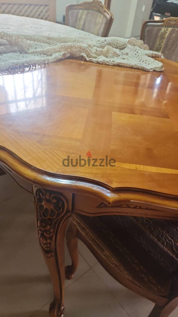 Elegant Pre-Loved Dining Table . Timeless Style at a Great Price 2