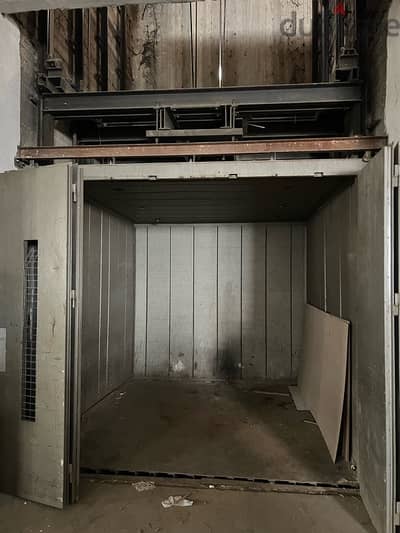 Mont Charge elevator for sale 3-4tons