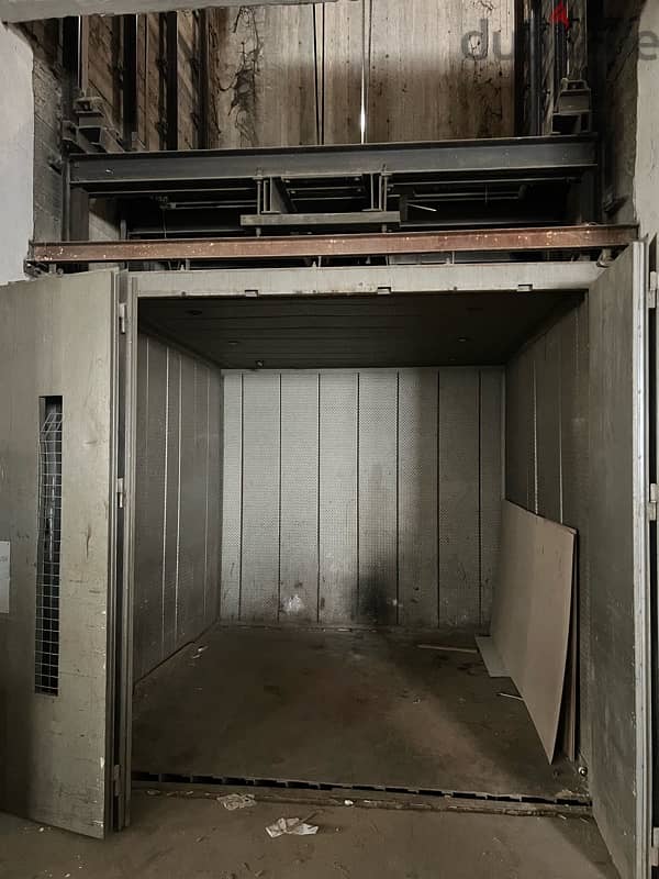 Mont Charge elevator for sale 3-4tons 0