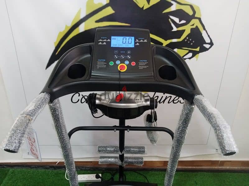 NNew fitness  treadmill 2hp, vibration massage 3