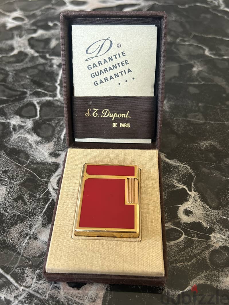 S. T. Dupont red lacquer and plated gold lighter collection 0