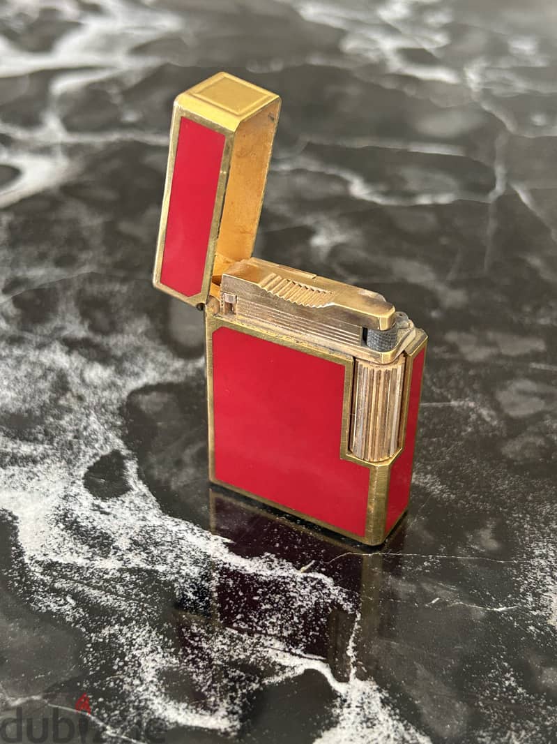 S. T. Dupont red lacquer and plated gold lighter collection 2