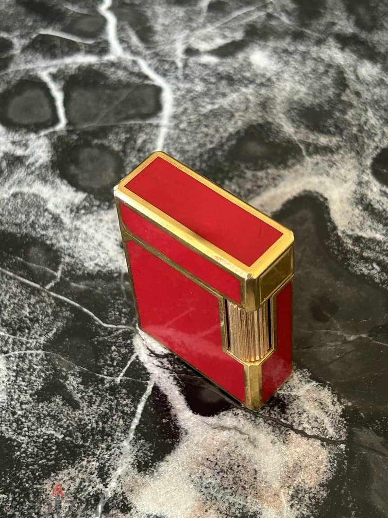 S. T. Dupont red lacquer and plated gold lighter collection 4