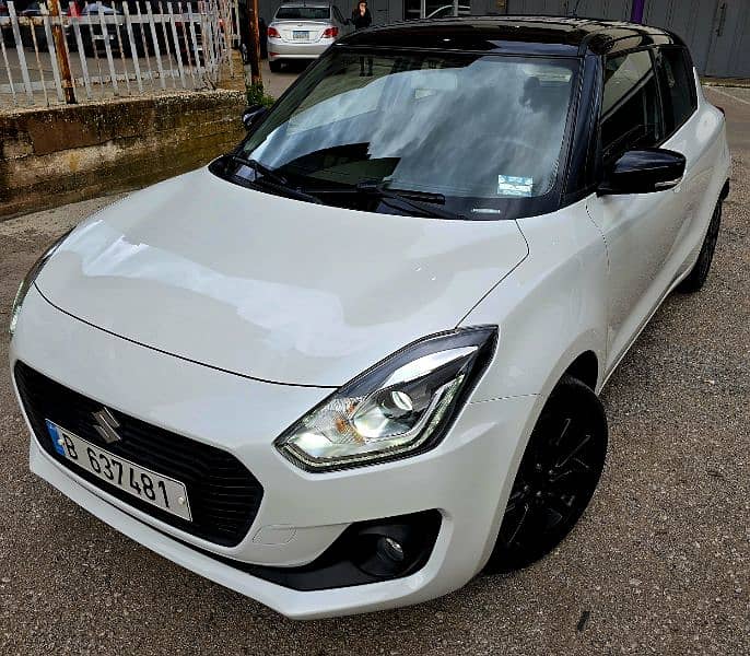 Suzuki Swift GLX 50 000km showroom condition 0