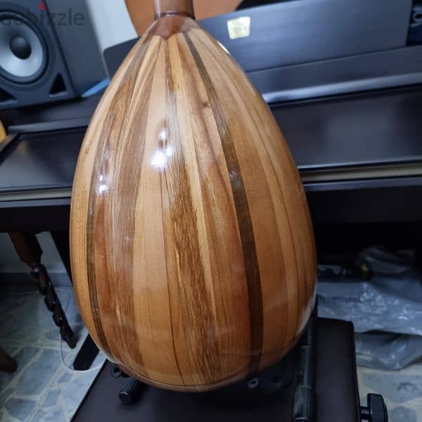 عود صناعة بسّام محمد للبيع Oud Made by Bassam Mohamad 4