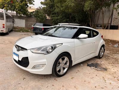 Hyundai Veloster (company source)(like brand new)