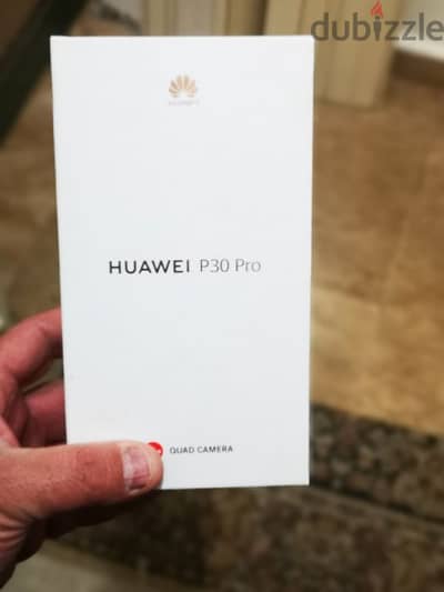 Huawei P 30 Pro ( 8Gb Ram and 256gb Memory) téléphone ktiir ndiif