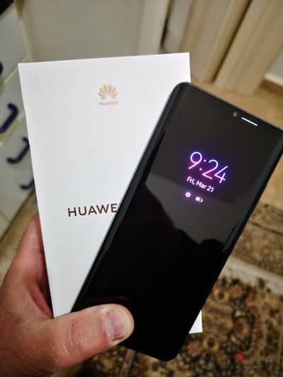 Huawei P 30 Pro ( 8Gb Ram and 256gb Memory) téléphone ktiir ndiif