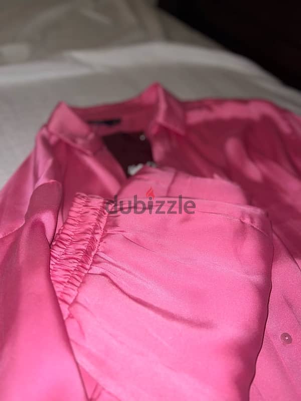 pinky silky suit 0