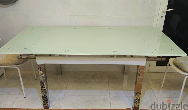 dinning table glass طاولة سفرة قزاز 1