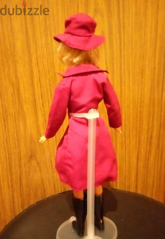 Barbie WINTER Mattel2011 great doll bend legs+Outfit+Boots+Coat+Hat=26 4