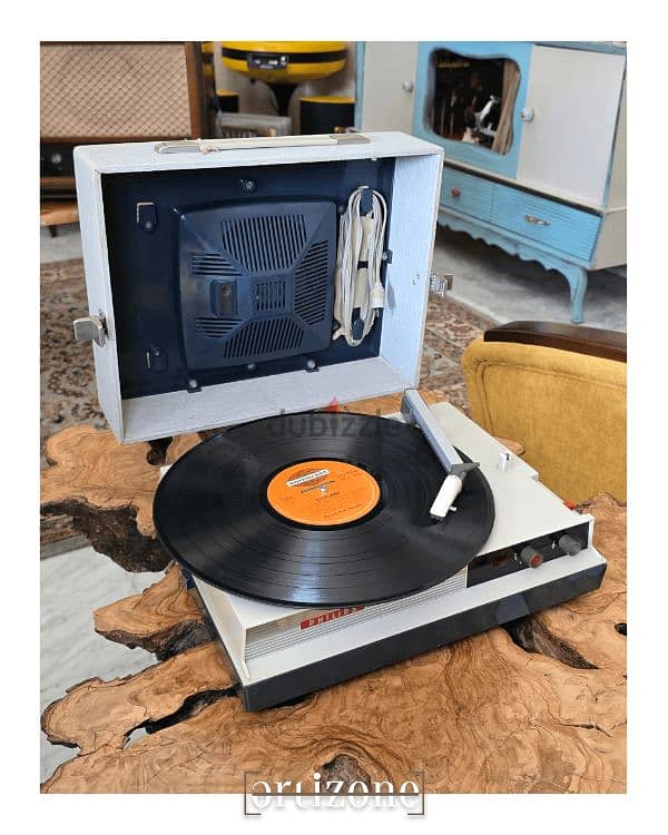 Vintage philips turntable / record player 2