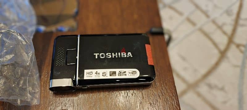 toshiba hand camera 4