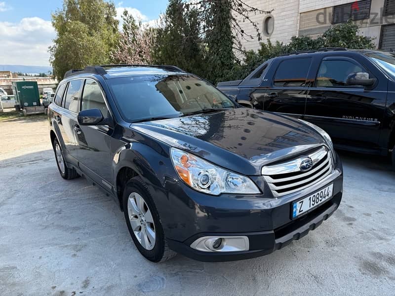 Subaru Outback 2011 0