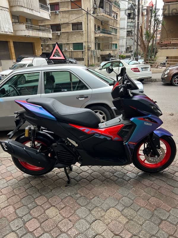 yamaha Aerox 155 cc 2025 Cyber city 3