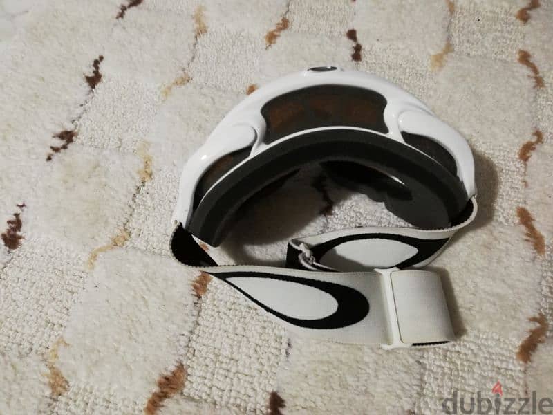 Oakley ski and snow boarding goggles 4