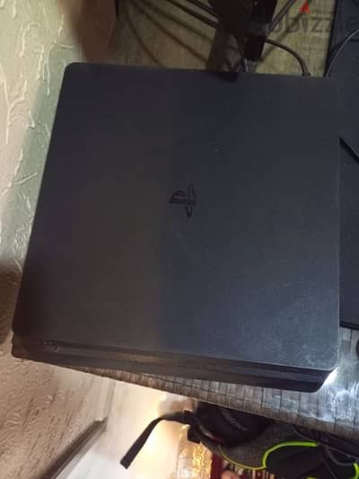 PS4. slim